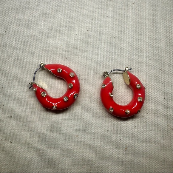 Harper Ray Pop Art Maximalist Coral-Tone 1”Hoop Earrings w Rhinestones & Pearls - Picture 3 of 3